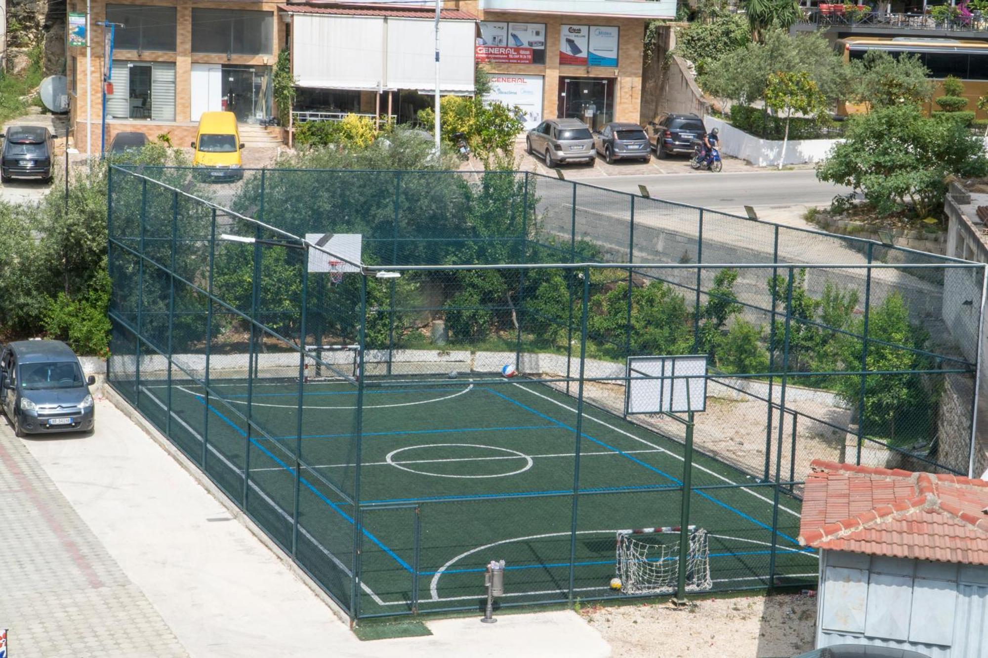 Hotel Mediterrane Sarande Bagian luar foto