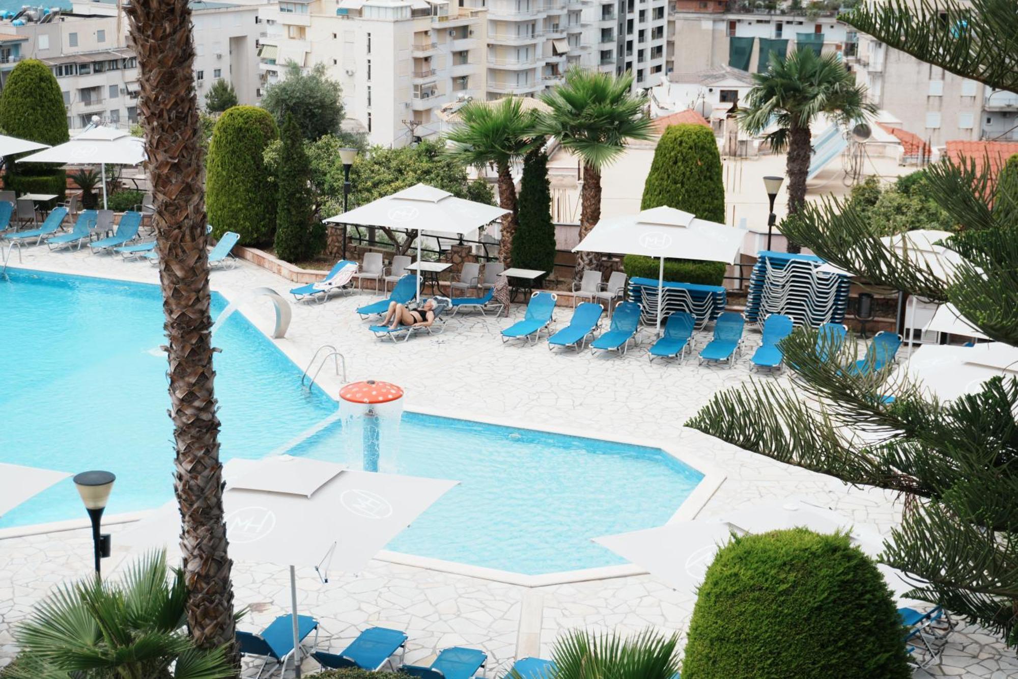 Hotel Mediterrane Sarande Bagian luar foto