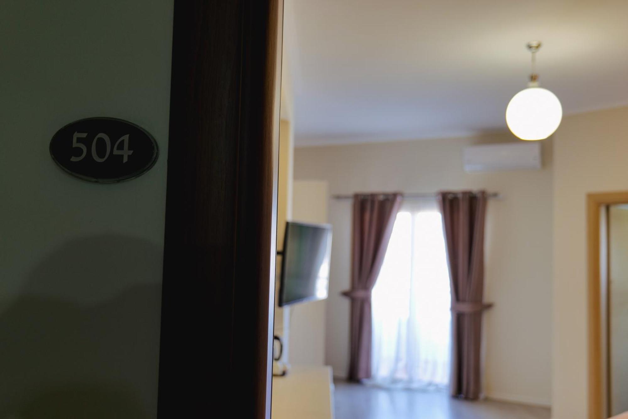 Hotel Mediterrane Sarande Bagian luar foto